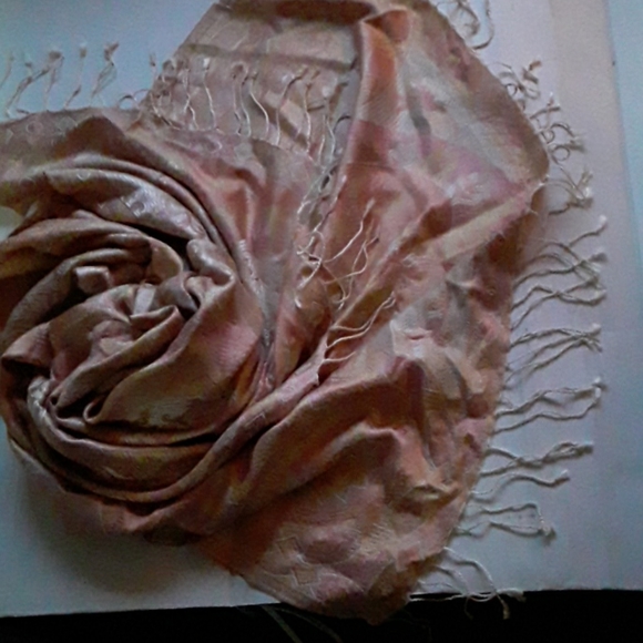 Vintage Wisteria wrap - Picture 2 of 4